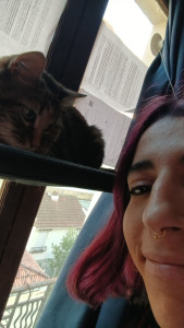 Photo de galerie - Ce regard d'amour que cette chatte me lâche quand je la garde, ça a le don de me faire fondre ?