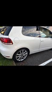 Photo de galerie - Nettoyage extérieur réalisé sur ce véhicule.
Lavage de la carrosserie, jantes et vitres pour un rendu propre et soigné.
? Résultat : véhicule propre avec une carrosserie nette et brillante.
DNM Nettoyage