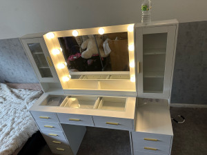 Photo de galerie - Coiffeuse 
