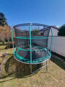 Photo de galerie - Montage de trampoline 