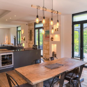 Photo de galerie - Installation suspention,prises,appliques dans la cuisine