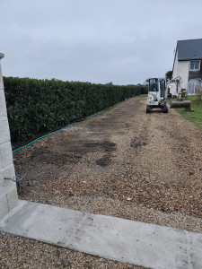 Photo de galerie - Tranchée pour passage de câble portail.
avec rebouchage 