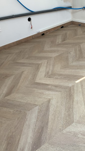 Photo de galerie - Pose â bâton rompu d’un parquet massif 