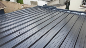Photo de galerie - Remplacement de toiture en bac acier isolant 