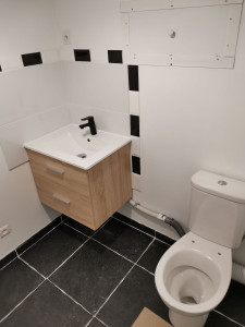 Photo de galerie - Instation sanitaire plomberie (WC, évier, robinetterie, évacuation) 