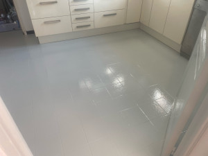 Photo de galerie - Peinture du sol d’une cuisine 
