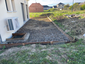 Photo de galerie - Préparation coffrage pour terrasse béton 