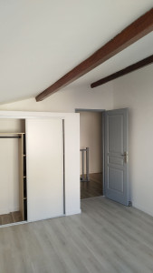 Photo de galerie - Peinture de la pièce et pose de parquet neuf