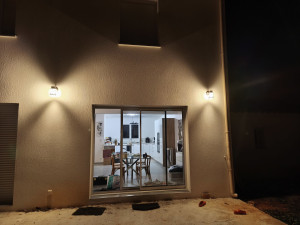 Photo de galerie - Installation luminaire extérieur