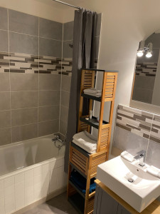 Photo de galerie - Réfection complète d'une salle de bain.