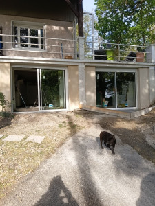 Photo de galerie - Piquage et décapage de dalle intérieur sur 60 cm coulage intérieur création de pilier création d'une ouverture reprise en façade des piliers