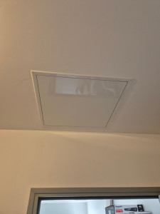 Photo de galerie - Mise en place e d'une trappe de visite 50×50 