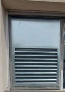 Photo de galerie - Grille, cache condenseur clim en ville 