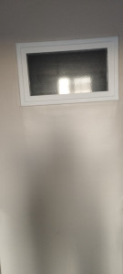 Photo de galerie - Peinture d'un mur avec encadrement de fenêtre 