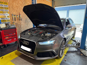 Photo de galerie - Audi RS6 C7

Dépose moteur pour remplacement 8 injecteurs
Remplacement valve PCV
Nettoyage collecteur admission et culasse
Remplacement pompe BP
Remplacement paler d'arbre de transmission 
Pose de 2 decata