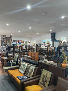 Photo de galerie - Revalorisation suite à debarras. dépôt en brocante ou en association 