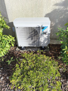 Photo de galerie - Installation groupe extérieur pompe à chaleur