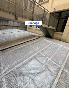 Photo de galerie - Mise en oeuvre de bâchage pour mise hors d'étude la verrière.