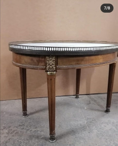 Photo de galerie - Table basse Louis XVI avant restauration 