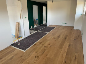 Photo de galerie - Pose de parquet et protection pour fin de chantier 