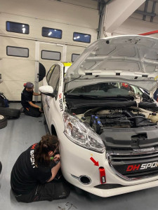 Photo de galerie - Changement des plaquettes sur circuit