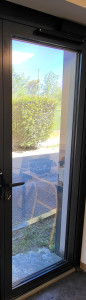 Photo de galerie - Pose de film anti UV, sans taint, sur porte fenêtre
