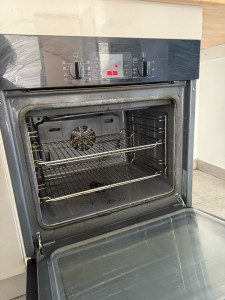 Photo de galerie - Après nettoyage (four non nettoyé depuis 5 ans selon les dire du propriétaire)