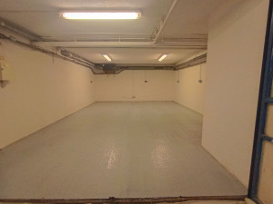 Photo de galerie - Garage peinture sol mur plafond réparation des murs 
