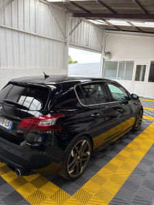 Photo de galerie - Nettoyage extérieur premium  pour cette 308 GTI 