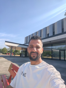 Photo de galerie - Je cherche de travail comme chauffeur