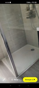 Photo de galerie - Paroi de douche après nettoyage 