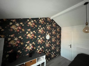 Photo de galerie - Peinture mur et plafond + pose papier peint