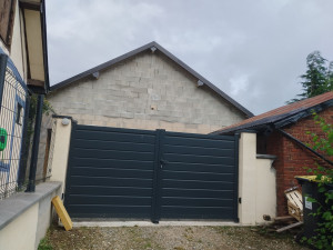 Photo de galerie - Réalisation de rive en zinc anthracite 