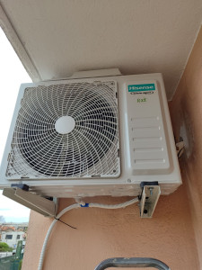 Photo de galerie - Installation d'un climatiseur double split la marque Hisense 