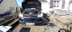 Photo de galerie - C'est parti pour une restauration de l'embrayage.