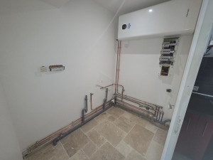 Photo de galerie - Création complète en cuivre pour wc, douche, lavabo, evier, robinet exterieur et chauffe-eau + évacuation 