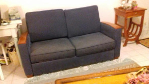 Photo de galerie - Nettoyage de canapés, fauteuils, méridiennes, chaises, coussins, matelas, sièges autos 