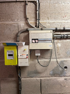 Photo de galerie - Avant rénovation tableau garages à fusible