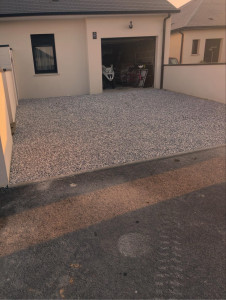 Photo de galerie - Cour en gravier avec alvéoles 