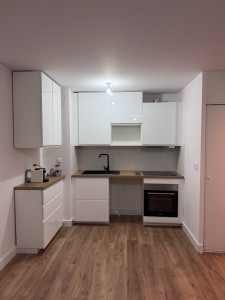 Photo de galerie - Cuisine et parquet après 