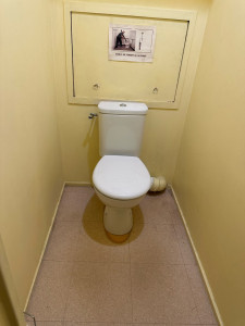 Photo de galerie - Pose d’un toilette complet, branchement l’évacuation