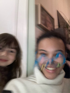 Photo de galerie - Une petite fille que je garde ponctuellement