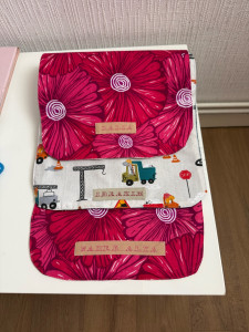 Photo de galerie - Serviette de la cantine personalisée en coton pour l’école martenelle et crêche.
