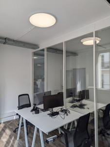 Photo de galerie - Montage de cloison, électricité, 
meubles pour les bureaux etc.

