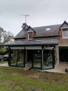 Photo de galerie - Couverture ardoise, velux, gouttière nantaise 