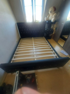 Photo de galerie - Montage d'un lit