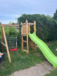 Photo de galerie - Montage d’une air de jeu pour enfants