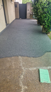 Photo de galerie - ✅ Pose de moquette de pierre en résine et granulats de marbre
✅ Surface antidérapante et résistante aux intempéries
✅ Excellente résistance aux UV et à l'usure
✅ Finition soignée et esthétique
✅ Idéale pour terrasses, allées, balcons, escaliers et contour