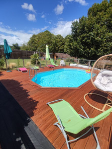 Photo de galerie - Nettoyage terrasse plus lasure, nettoyage piscine.