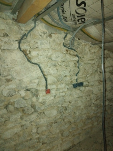 Photo de galerie - Installation de gaine électrique pour mirroire + meuble SDB